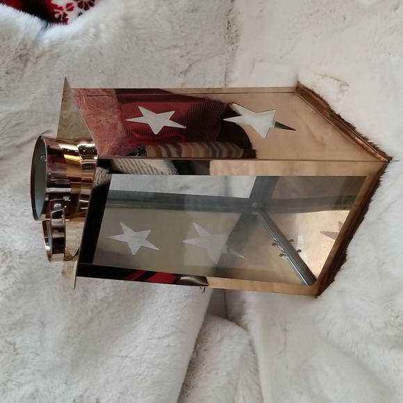 Lantern 18 inches tall - Picture 6 of 7